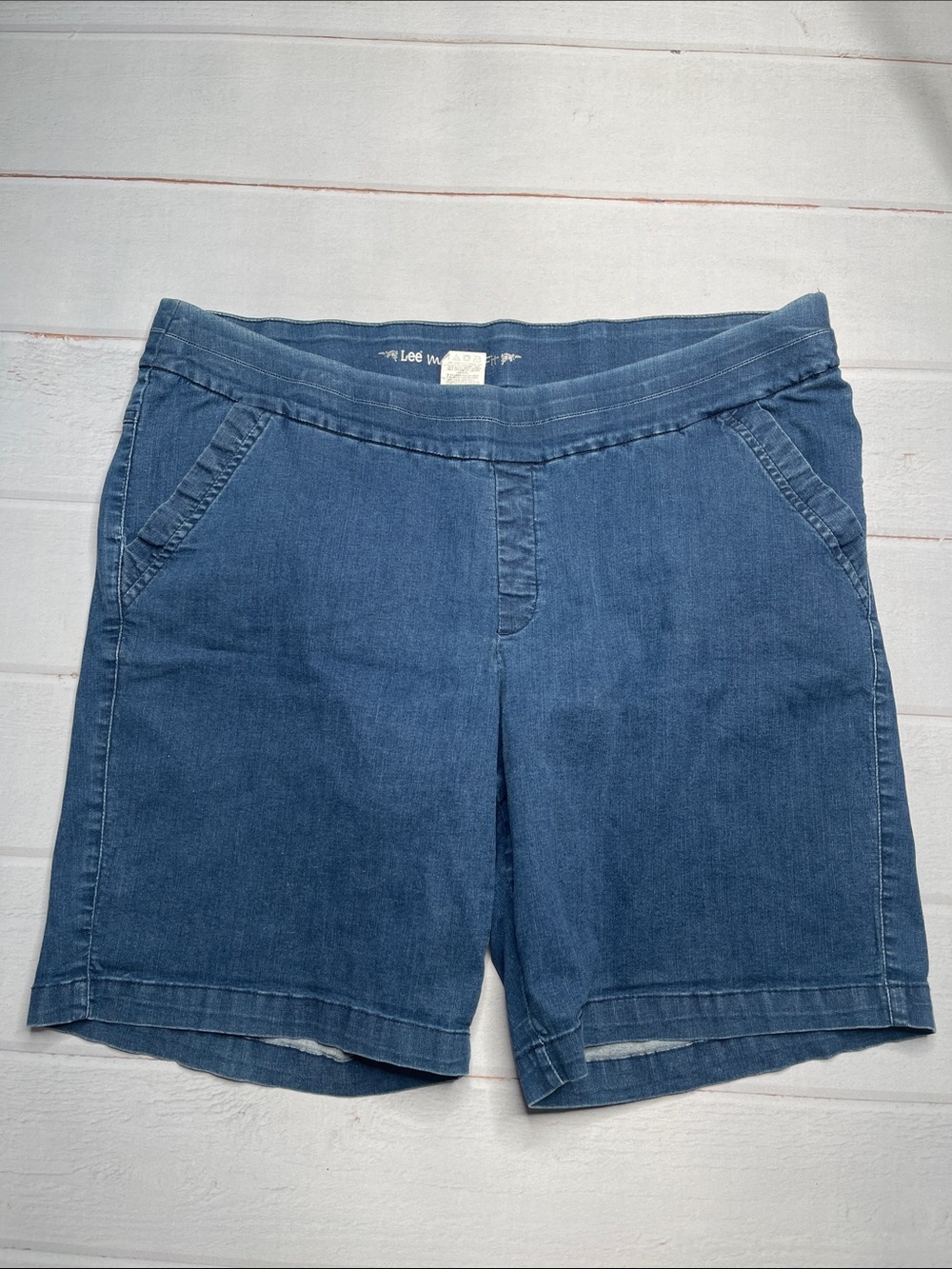 Lee 20W Shorts Comfort Waistband Denim Stretch Jean Long Inseam Modest Plus Size